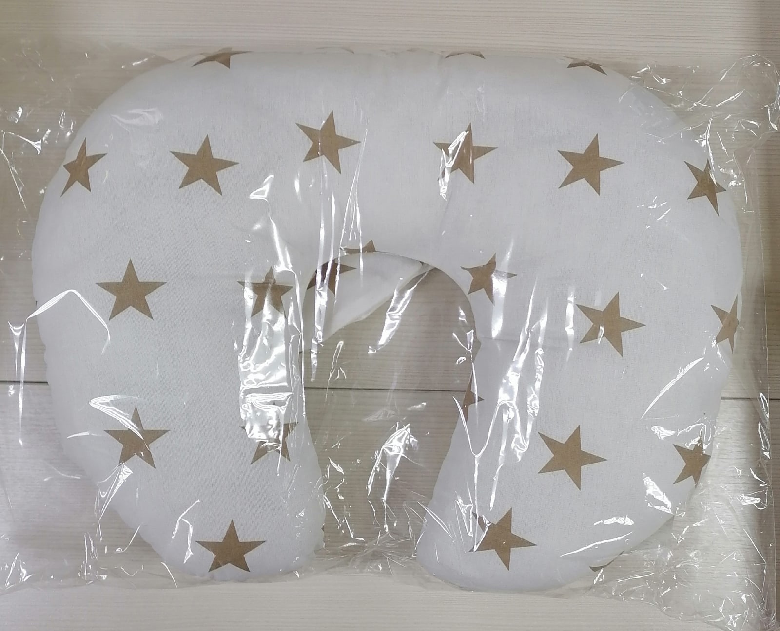 Подушка для беременных и кормящих/Подушка для кормления/Подушка для новорожденных Цвет: Бежевые звёзды на белом